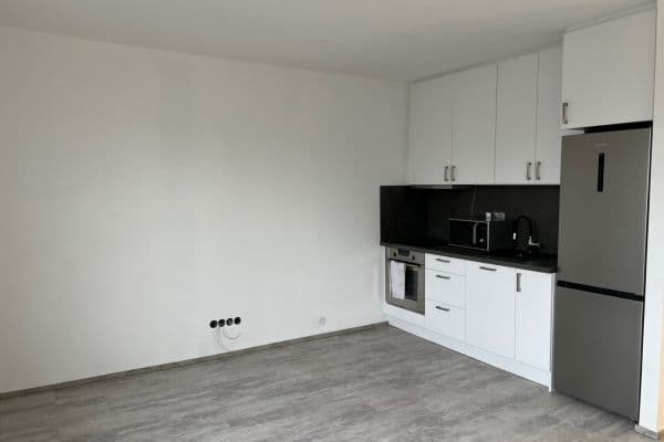 Prenájom bytu 1-izbový 28 m², Souhrady, Brno Prenájom bytu 1-izbový 28 m², Souhrady, Brno
