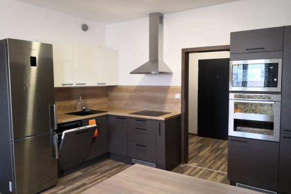 Prenájom bytu 3-izbový 64 m², Šancová, Bratislava - mestská časť Staré Mesto Prenájom bytu 3-izbový 64 m², Šancová, Bratislava - mestská časť Staré Mesto