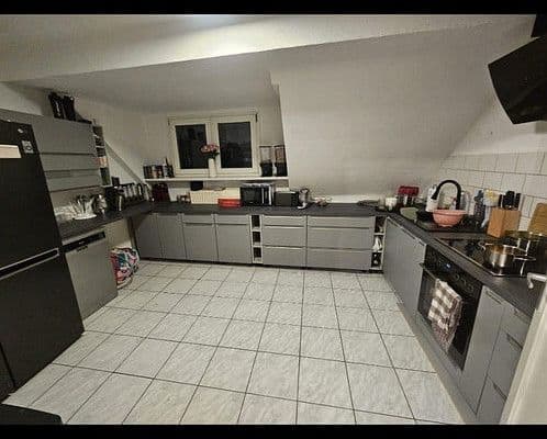 Prenájom bytu 3-izbový 90 m², Ebertstr. 93, Oberhausen Prenájom bytu 3-izbový 90 m², Ebertstr. 93, Oberhausen