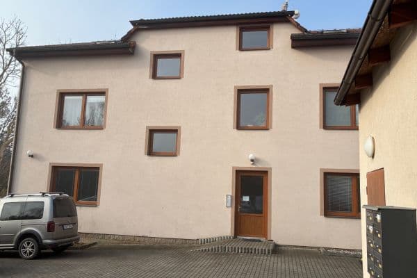 Prenájom bytu 2-izbový 54 m², Litovická, Hostivice Prenájom bytu 2-izbový 54 m², Litovická, Hostivice