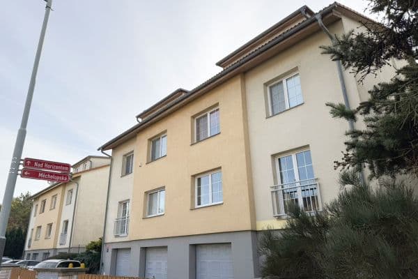 Predaj bytu 3-izbový 89 m², Pod Areálem, Praha Predaj bytu 3-izbový 89 m², Pod Areálem, Praha
