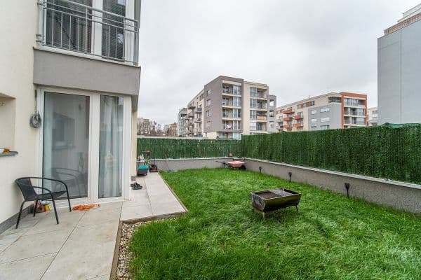 Prenájom bytu 2-izbový 63 m², Toufarova, Praha Prenájom bytu 2-izbový 63 m², Toufarova, Praha