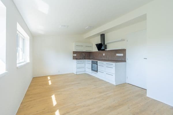 Prenájom bytu 2-izbový 67 m², U Vysočanského pivovaru, Praha Prenájom bytu 2-izbový 67 m², U Vysočanského pivovaru, Praha