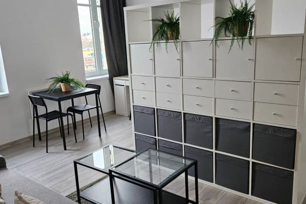 Prenájom bytu 2-izbový 46 m², Lobezská, Plzeň Prenájom bytu 2-izbový 46 m², Lobezská, Plzeň