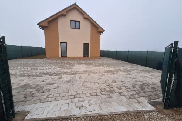 Prenájom bytu 2-izbový 50 m², Za Humny, Chyňava Prenájom bytu 2-izbový 50 m², Za Humny, Chyňava