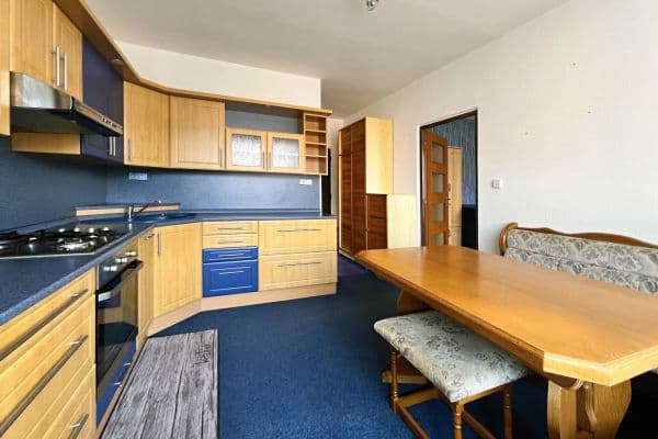 Prenájom bytu 1-izbový 35 m², Rolavská, Nejdek Prenájom bytu 1-izbový 35 m², Rolavská, Nejdek