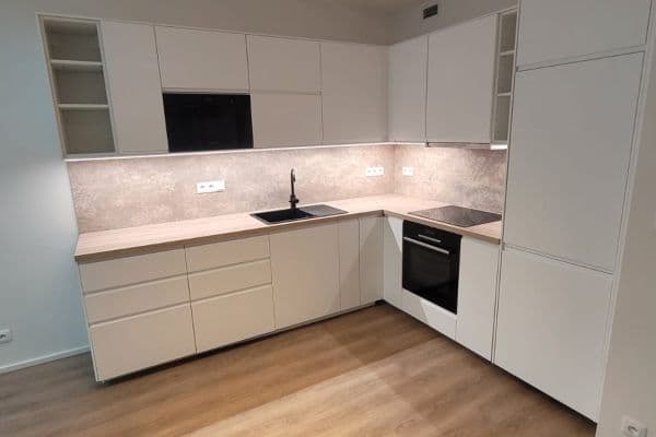 Prenájom bytu 2-izbový 56 m², Poděbradská, Praha Prenájom bytu 2-izbový 56 m², Poděbradská, Praha