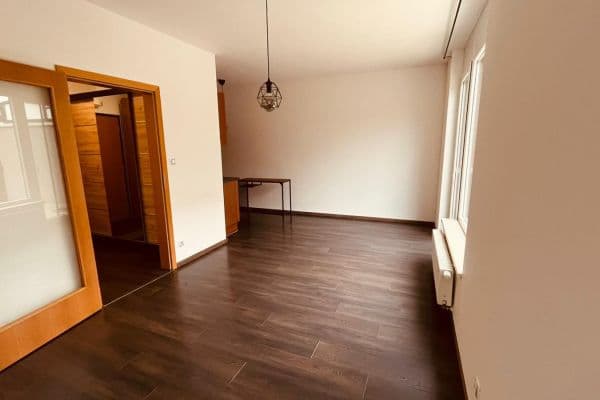 Prenájom bytu 1-izbový 36 m², Mrkosova, Praha Prenájom bytu 1-izbový 36 m², Mrkosova, Praha