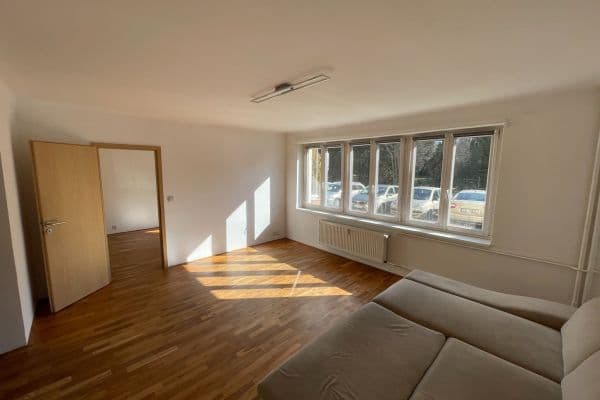 Prenájom bytu 3-izbový 60 m², Šrámkova, Říčany Prenájom bytu 3-izbový 60 m², Šrámkova, Říčany