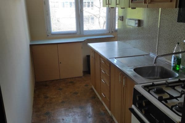 Prenájom bytu 3-izbový 60 m², Gagarinova, Hradec Králové Prenájom bytu 3-izbový 60 m², Gagarinova, Hradec Králové