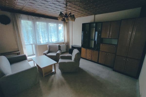 Prenájom bytu 3-izbový 60 m², Gagarinova, Hradec Králové Prenájom bytu 3-izbový 60 m², Gagarinova, Hradec Králové