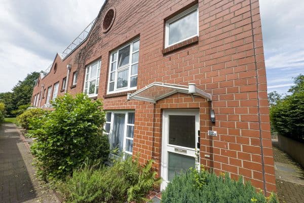 Predaj domu 88 m², pozemek 240 m², Grambker Heerstraße 118A, Bremen Predaj domu 88 m², pozemek 240 m², Grambker Heerstraße 118A, Bremen