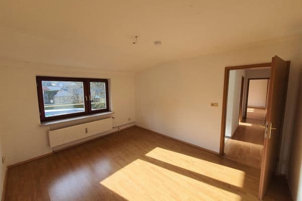 Prenájom bytu 3-izbový 77 m², Mannhagener Straße 5, Panten Prenájom bytu 3-izbový 77 m², Mannhagener Straße 5, Panten