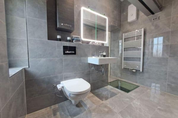 Prenájom bytu 3-izbový 20 m², Berlin, Berlín Prenájom bytu 3-izbový 20 m², Berlin, Berlín