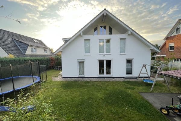 Predaj domu 170 m², pozemek 550 m², Am Golfplatz 4a, Escheburg Predaj domu 170 m², pozemek 550 m², Am Golfplatz 4a, Escheburg