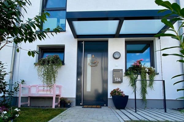 Predaj domu 139 m², pozemek 122 m², Rotkehlchenweg 134, Wiesbaden-Nordenstadt Predaj domu 139 m², pozemek 122 m², Rotkehlchenweg 134, Wiesbaden-Nordenstadt