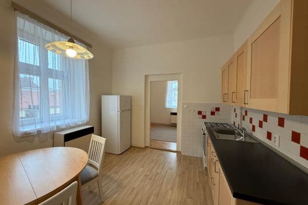 Prenájom bytu 2-izbový 50 m², Štěpánská, Praha Prenájom bytu 2-izbový 50 m², Štěpánská, Praha