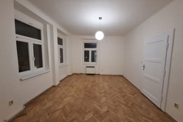 Prenájom bytu 2-izbový 72 m², Hartigova, Praha Prenájom bytu 2-izbový 72 m², Hartigova, Praha