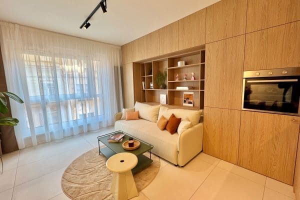 Prenájom bytu 1-izbový 29 m², Krymská, Praha Prenájom bytu 1-izbový 29 m², Krymská, Praha