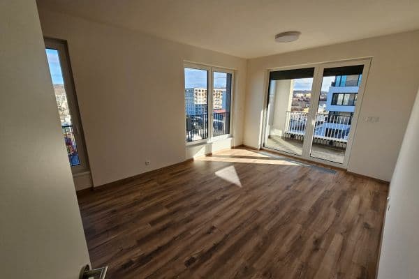 Prenájom bytu 2-izbový 61 m², Poděbradská, Praha Prenájom bytu 2-izbový 61 m², Poděbradská, Praha