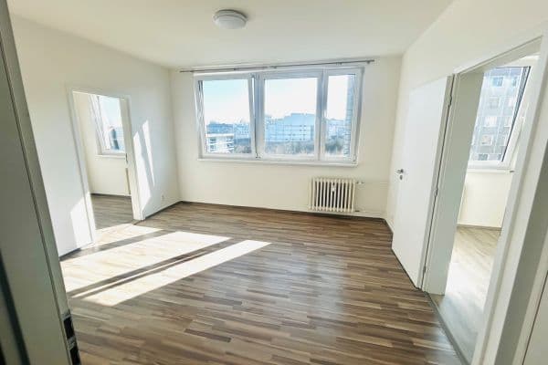 Prenájom bytu 2-izbový 46 m², Pražského, Praha Prenájom bytu 2-izbový 46 m², Pražského, Praha