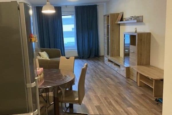 Prenájom bytu 2-izbový 63 m², Zvěřinova, Praha Prenájom bytu 2-izbový 63 m², Zvěřinova, Praha