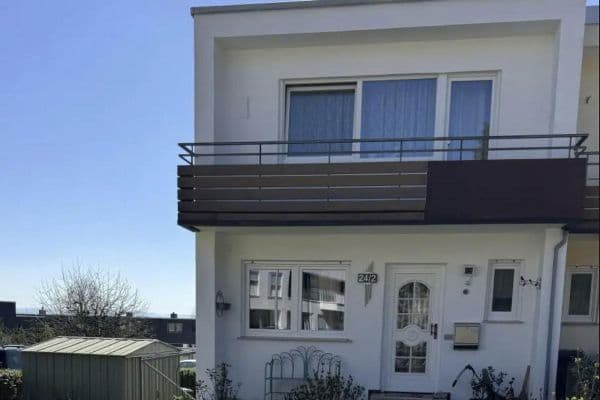 Predaj domu 135 m², pozemek 341 m², Brahmsstraße 24, Herrenberg Predaj domu 135 m², pozemek 341 m², Brahmsstraße 24, Herrenberg