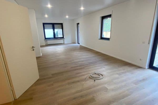 Prenájom bytu 3-izbový 118 m², Staudernheim Prenájom bytu 3-izbový 118 m², Staudernheim