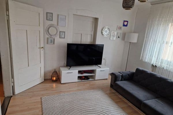 Prenájom bytu 3-izbový 80 m², Enzstraße 135, Pforzheim Prenájom bytu 3-izbový 80 m², Enzstraße 135, Pforzheim