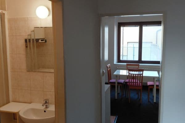 Prenájom bytu 2-izbový 40 m², Nová Čtvrť, Kněževes Prenájom bytu 2-izbový 40 m², Nová Čtvrť, Kněževes