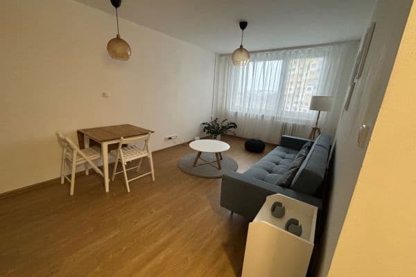 Prenájom bytu 2-izbový 47 m², Zvoncovitá, Praha Prenájom bytu 2-izbový 47 m², Zvoncovitá, Praha