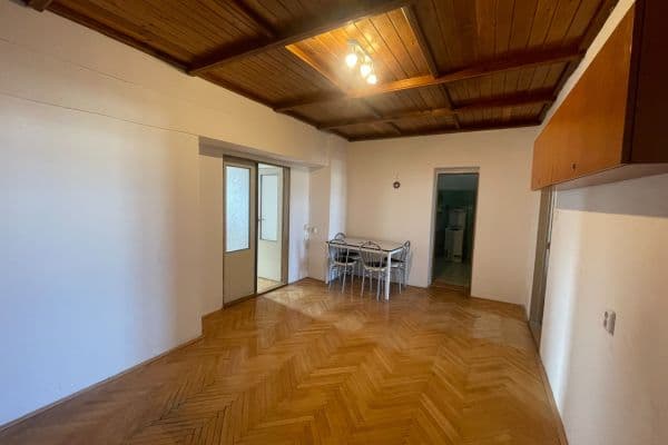 Prenájom bytu 4-izbový 112 m², Štefánikova, Brno Prenájom bytu 4-izbový 112 m², Štefánikova, Brno