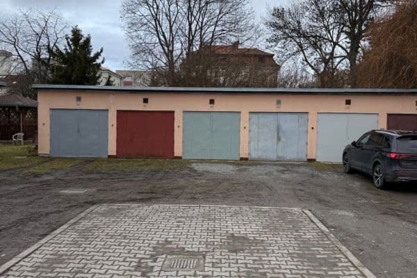 Prenájom garáže 15 m², Dvořákova, Olomouc, Olomoucký kraj Prenájom garáže 15 m², Dvořákova, Olomouc, Olomoucký kraj