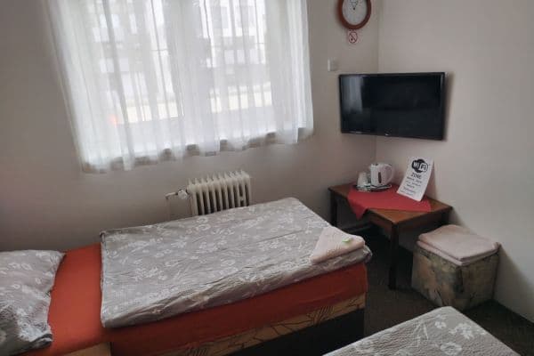 Prenájom bytu 1-izbový 27 m², Ústecká, Praha Prenájom bytu 1-izbový 27 m², Ústecká, Praha