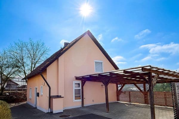 Predaj domu 138 m², pozemek 1.198 m², Beratzhausen Predaj domu 138 m², pozemek 1.198 m², Beratzhausen