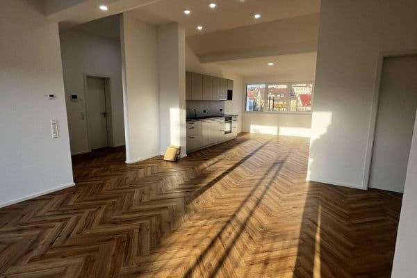 Prenájom bytu 3-izbový 100 m², Nürtingen Prenájom bytu 3-izbový 100 m², Nürtingen