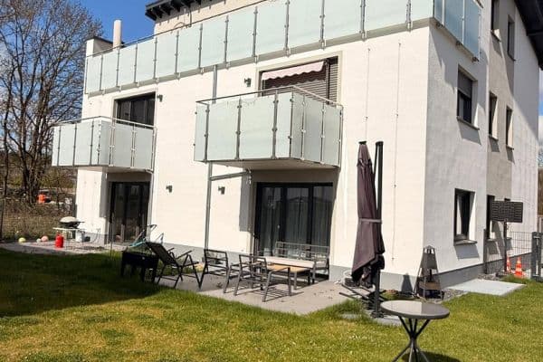 Prenájom bytu 4-izbový 125 m², Offenbach, Hesensko Prenájom bytu 4-izbový 125 m², Offenbach, Hesensko