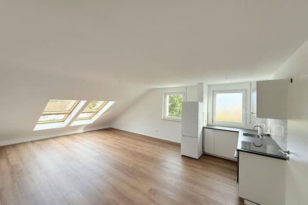 Prenájom bytu 2-izbový 60 m², Brandenburger Str. 2, Esslingen Prenájom bytu 2-izbový 60 m², Brandenburger Str. 2, Esslingen