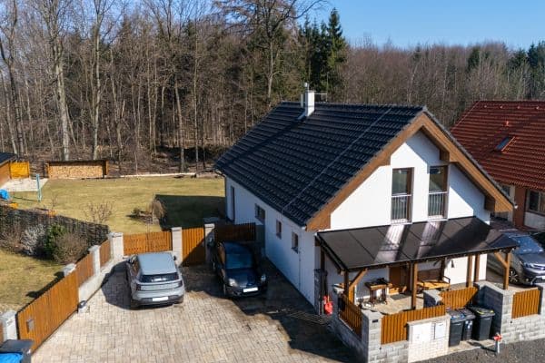 Prenájom domu 160 m², pozemek 926 m², Hradešín Prenájom domu 160 m², pozemek 926 m², Hradešín