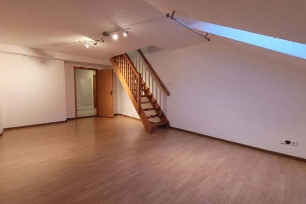 Prenájom bytu 3-izbový 72 m², Veletržní, Praha Prenájom bytu 3-izbový 72 m², Veletržní, Praha