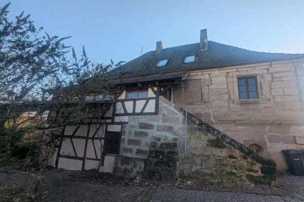 Prenájom bytu 5-izbový 150 m², Hemhofen Prenájom bytu 5-izbový 150 m², Hemhofen