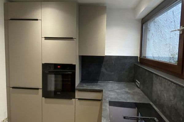 Prenájom bytu 3-izbový 90 m², Sindelfingen Prenájom bytu 3-izbový 90 m², Sindelfingen