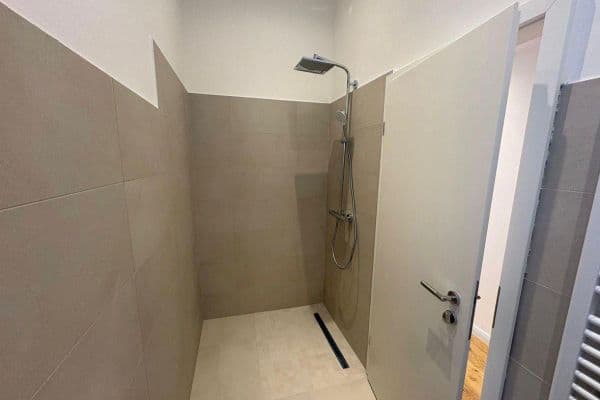 Predaj bytu 2-izbový 60 m², Junker-Jörg-Str. 6, Berlin, Berlín Predaj bytu 2-izbový 60 m², Junker-Jörg-Str. 6, Berlin, Berlín