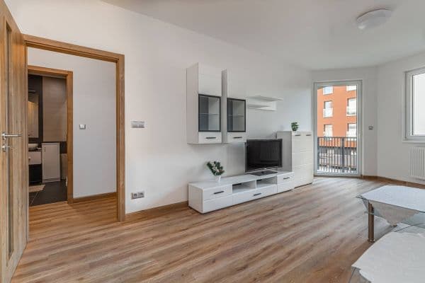 Prenájom bytu 2-izbový 63 m², Rokycanova, Pardubice Prenájom bytu 2-izbový 63 m², Rokycanova, Pardubice