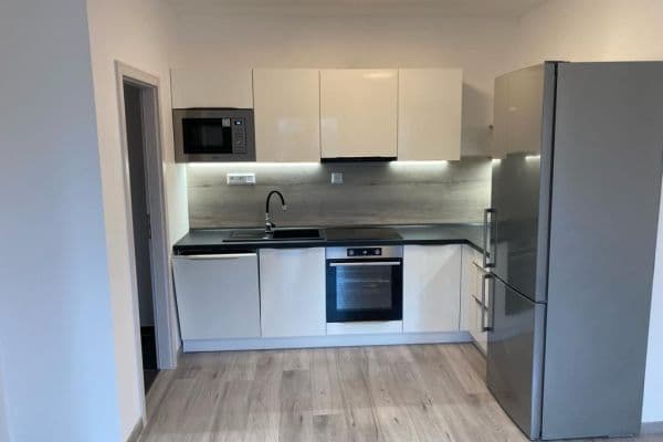 Prenájom bytu 2-izbový 44 m², Nádražní, Hrochův Týnec Prenájom bytu 2-izbový 44 m², Nádražní, Hrochův Týnec