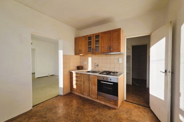 Predaj bytu 3-izbový 64 m², Křenická, Praha Predaj bytu 3-izbový 64 m², Křenická, Praha