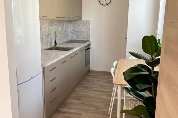 Prenájom bytu 3-izbový 73 m², Studentská, Mělník, Středočeský kraj Prenájom bytu 3-izbový 73 m², Studentská, Mělník, Středočeský kraj