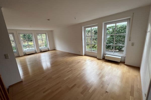 Predaj domu 175 m², pozemek 386 m², Landshut, Bavorsko Predaj domu 175 m², pozemek 386 m², Landshut, Bavorsko