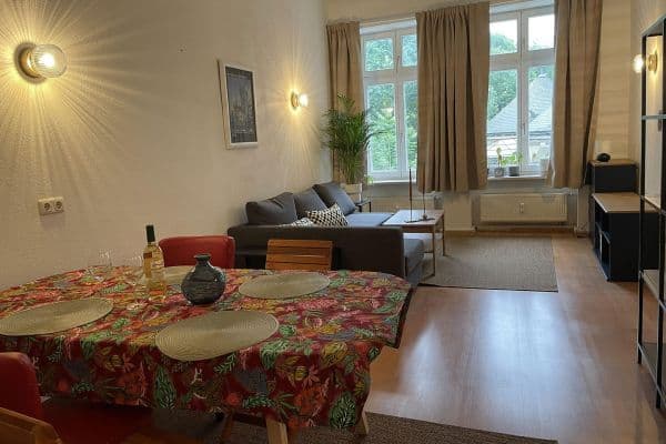 Prenájom bytu 3-izbový 100 m², Riemannstrasse 28, Leipzig, Sasko Prenájom bytu 3-izbový 100 m², Riemannstrasse 28, Leipzig, Sasko