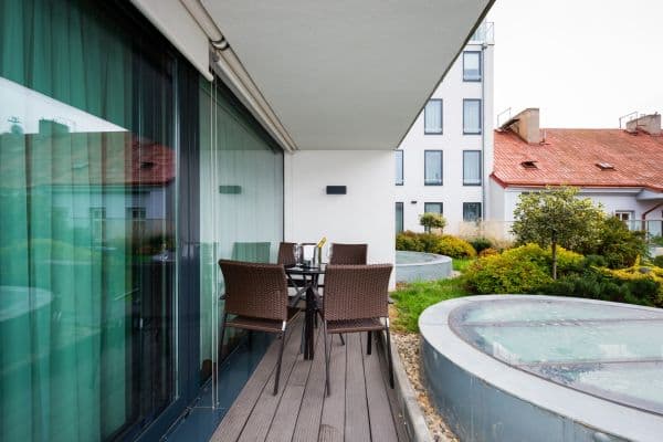 Prenájom bytu 2-izbový 108 m², Křižíkova, Praha Prenájom bytu 2-izbový 108 m², Křižíkova, Praha